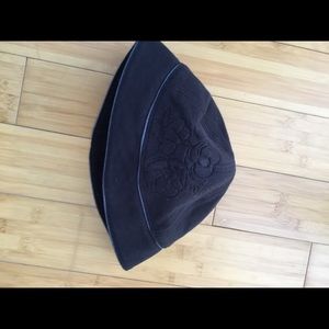 𝅺Merrell black fleece bucket hat